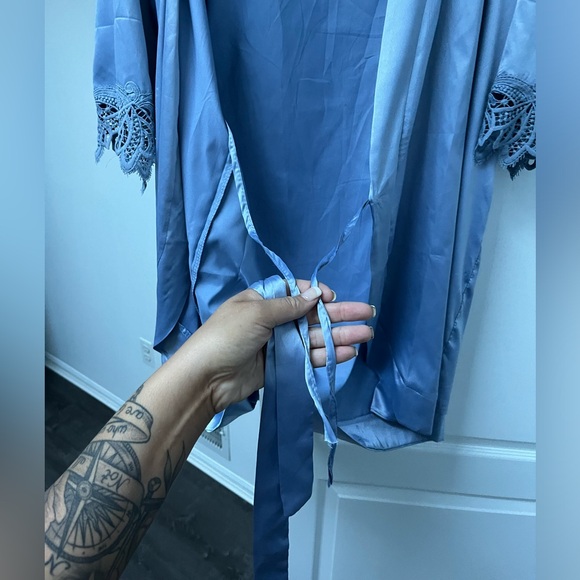 Silk robe - Picture 4 of 7